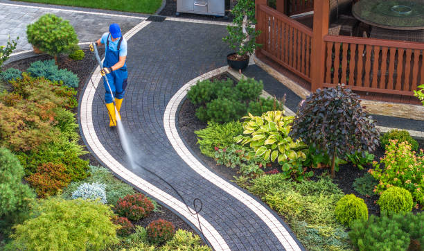 Why Choose Our Certified Pressure Washing Experts for Your Project Needs in Astatula, FL?